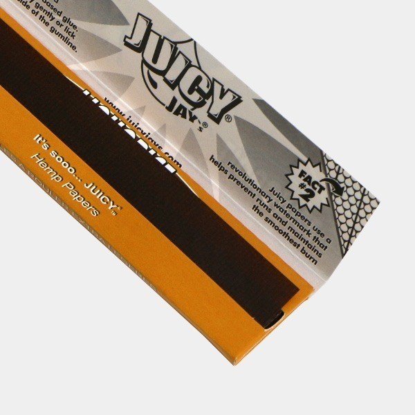 Papel de enrolar Juicy Jay's com sabor de alcaçuz, aberto