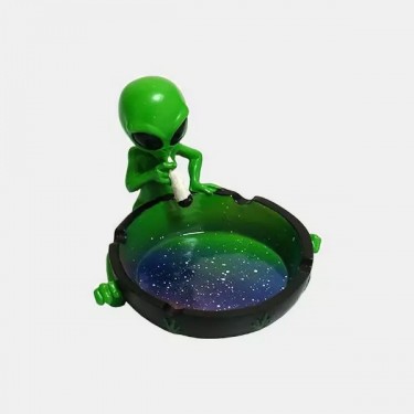 Cinzeiros originais alien a fumar